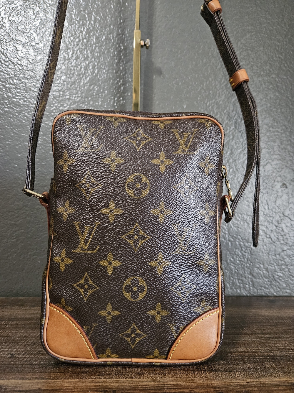 Authentic Louis Vuitton Vintage Danube PM Monogram Canvas - Picture 15 of 16